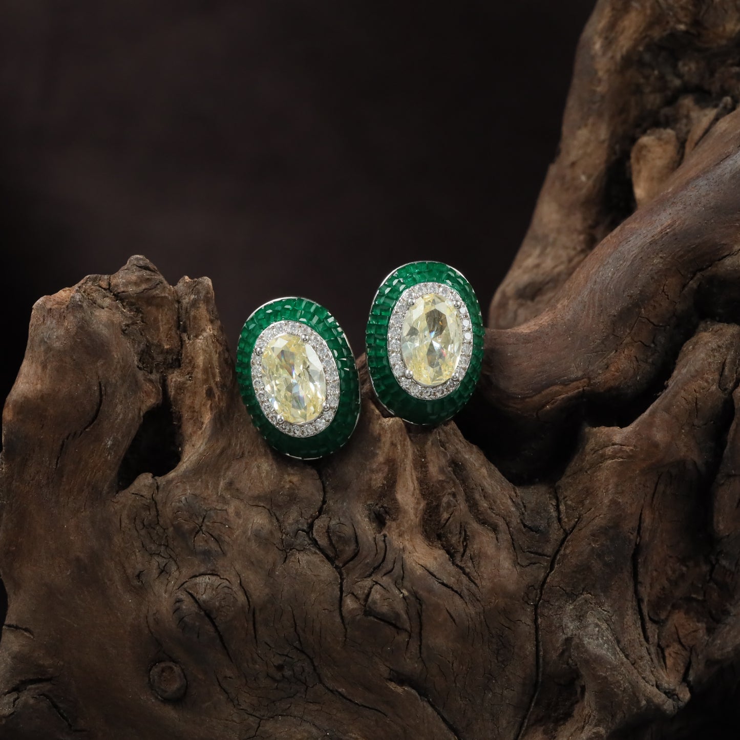Dazzle Oval Rhodium Stud with Decorative Frame Styling