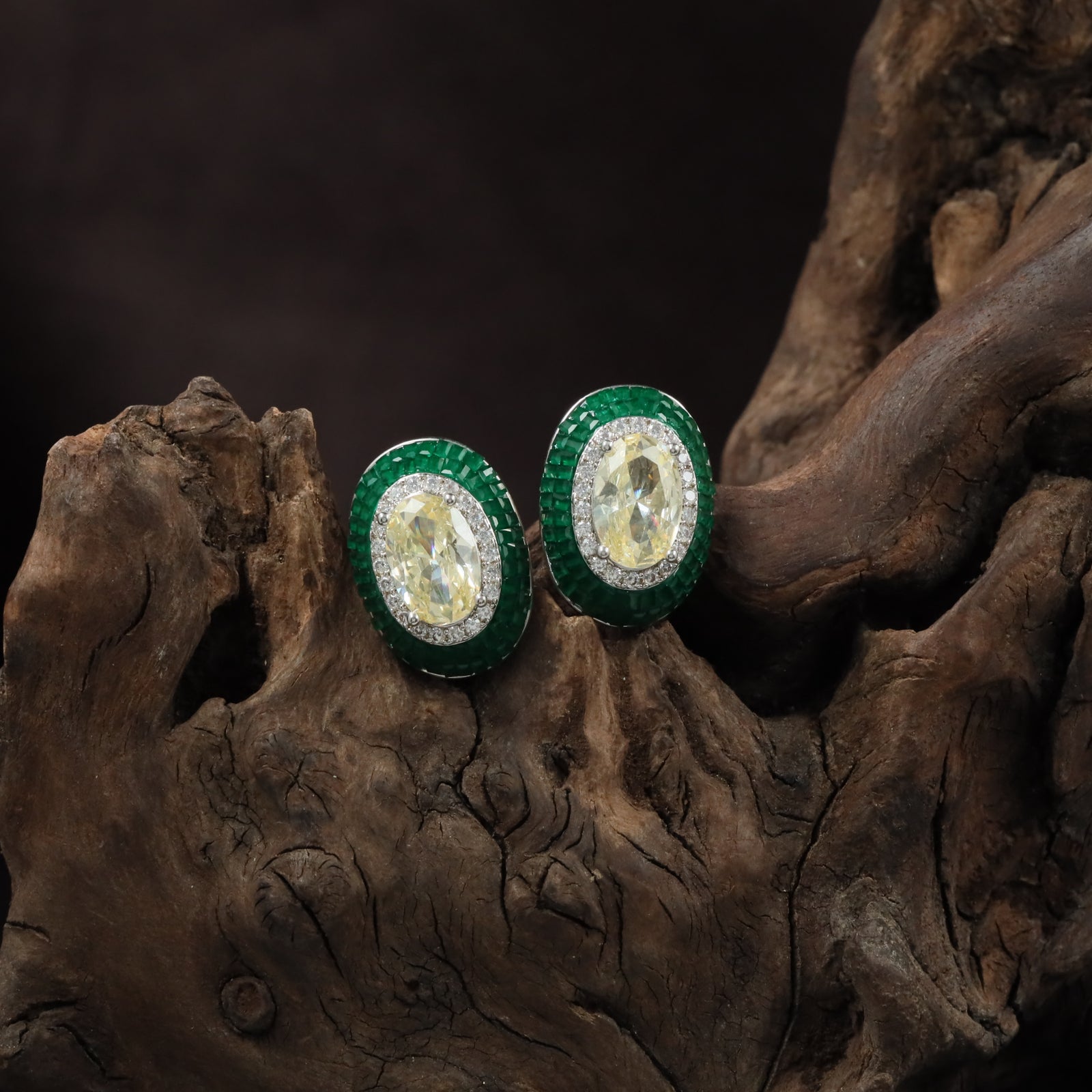 Dazzle Oval Rhodium Stud with Decorative Frame Styling
