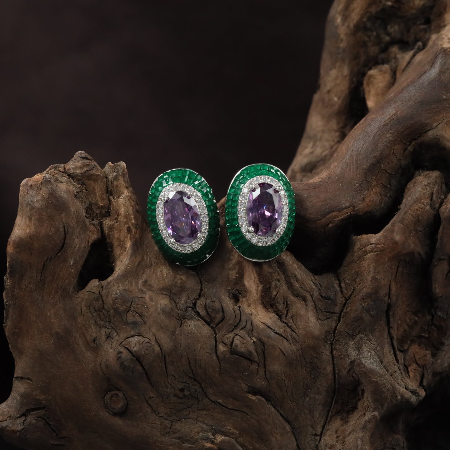 Dazzle Oval Rhodium Stud with Decorative Frame Styling