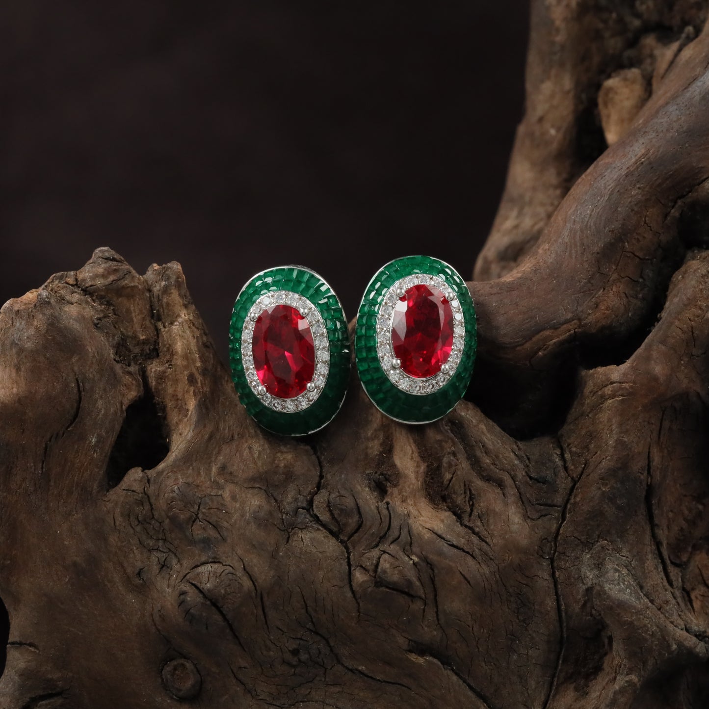 Dazzle Oval Rhodium Stud with Decorative Frame Styling