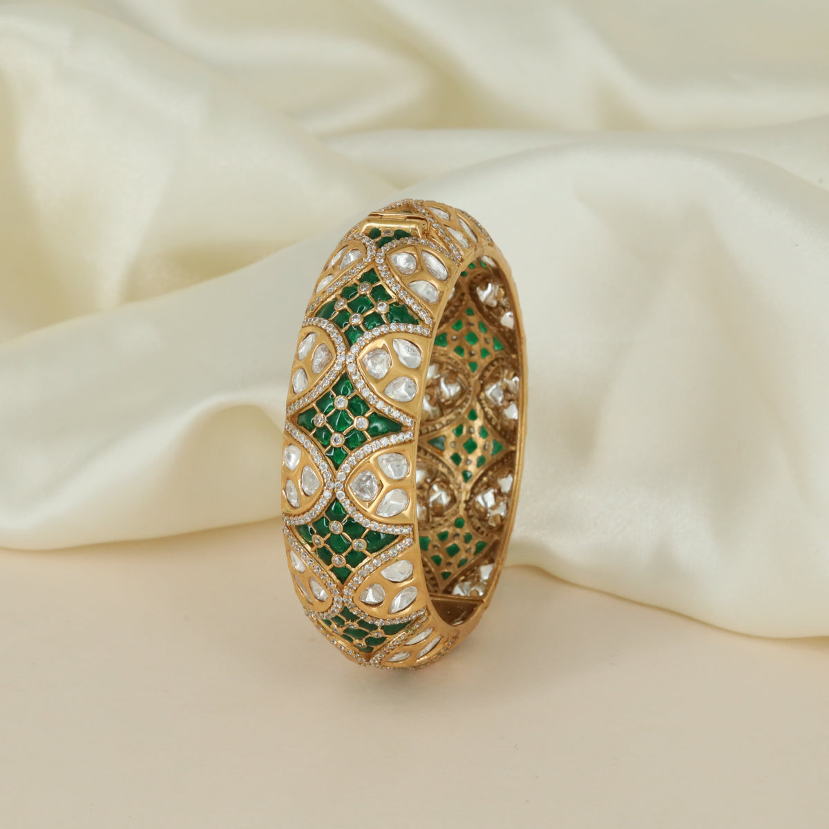 Royal Panel Kundan Kada with Repeating Floral Layout