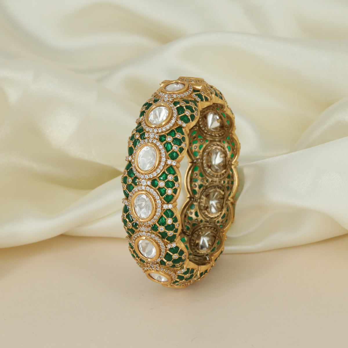 Royal Oval Kundan Kada with Decorative Mesh Detailing