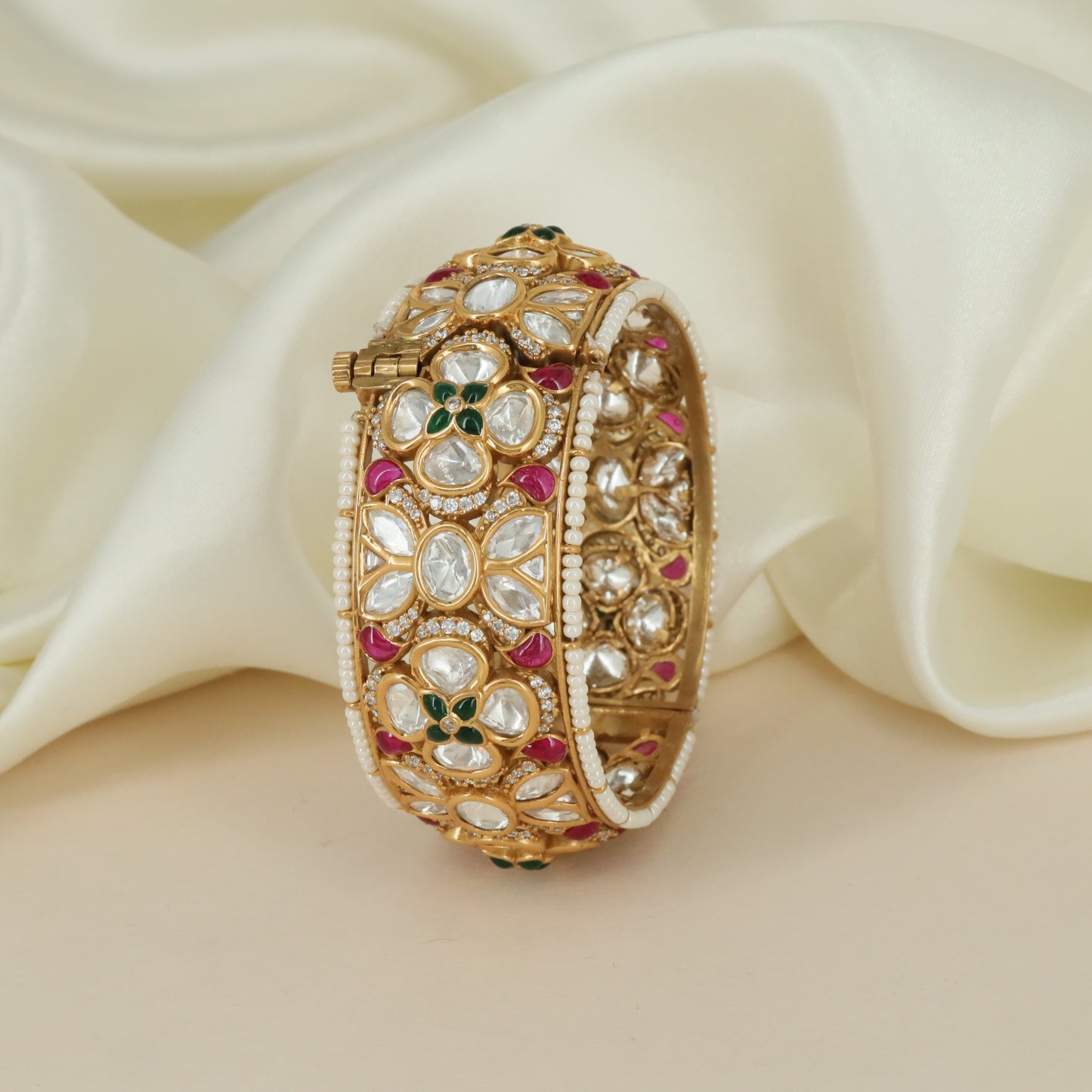 Floral Petal Kundan Kada with Pearl Side Borders
