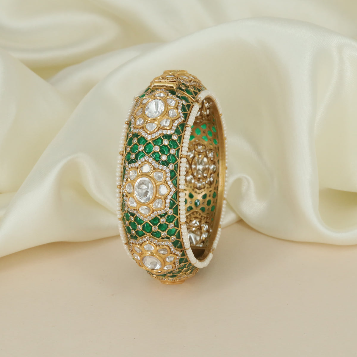 Framed Floral Kundan Kada with Decorative Lattice Arrangement