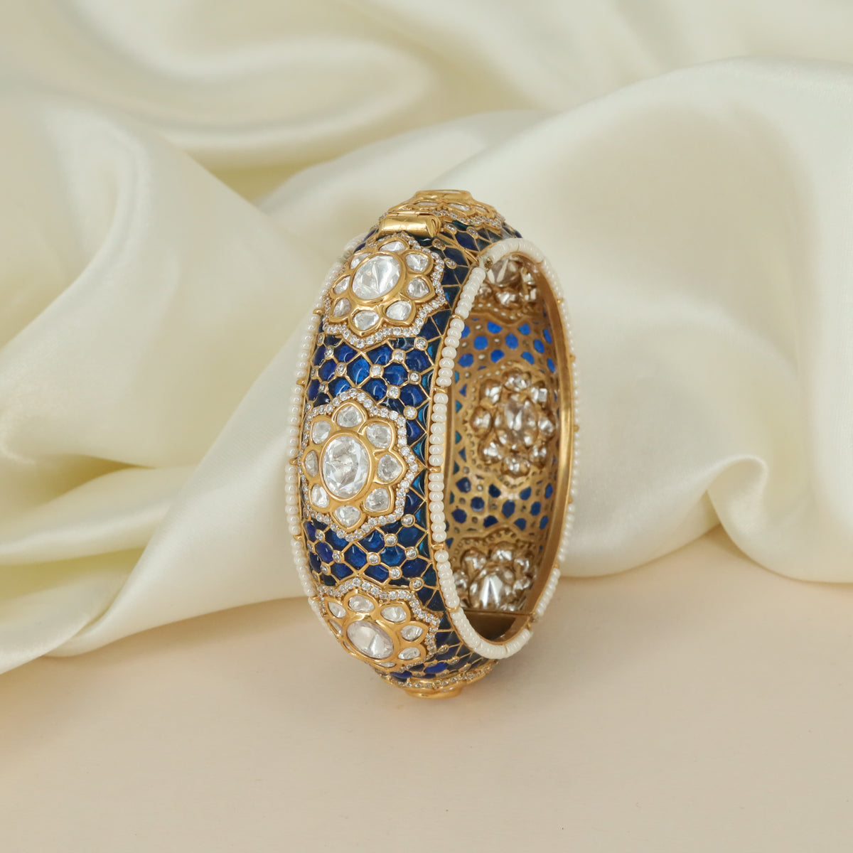 Framed Floral Kundan Kada with Decorative Lattice Arrangement