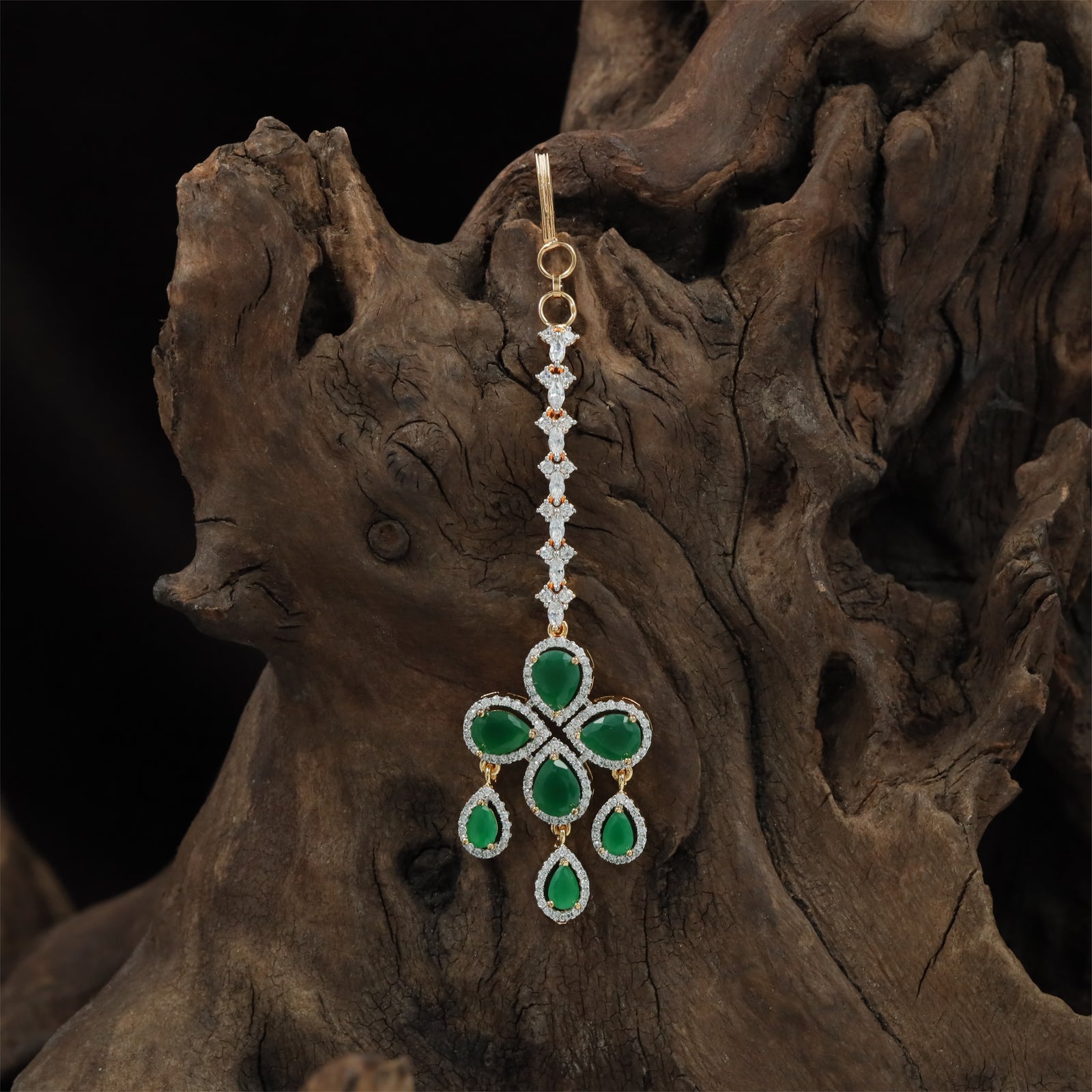 Traditional Floral Connector Gj Tikka with Suspended Layout