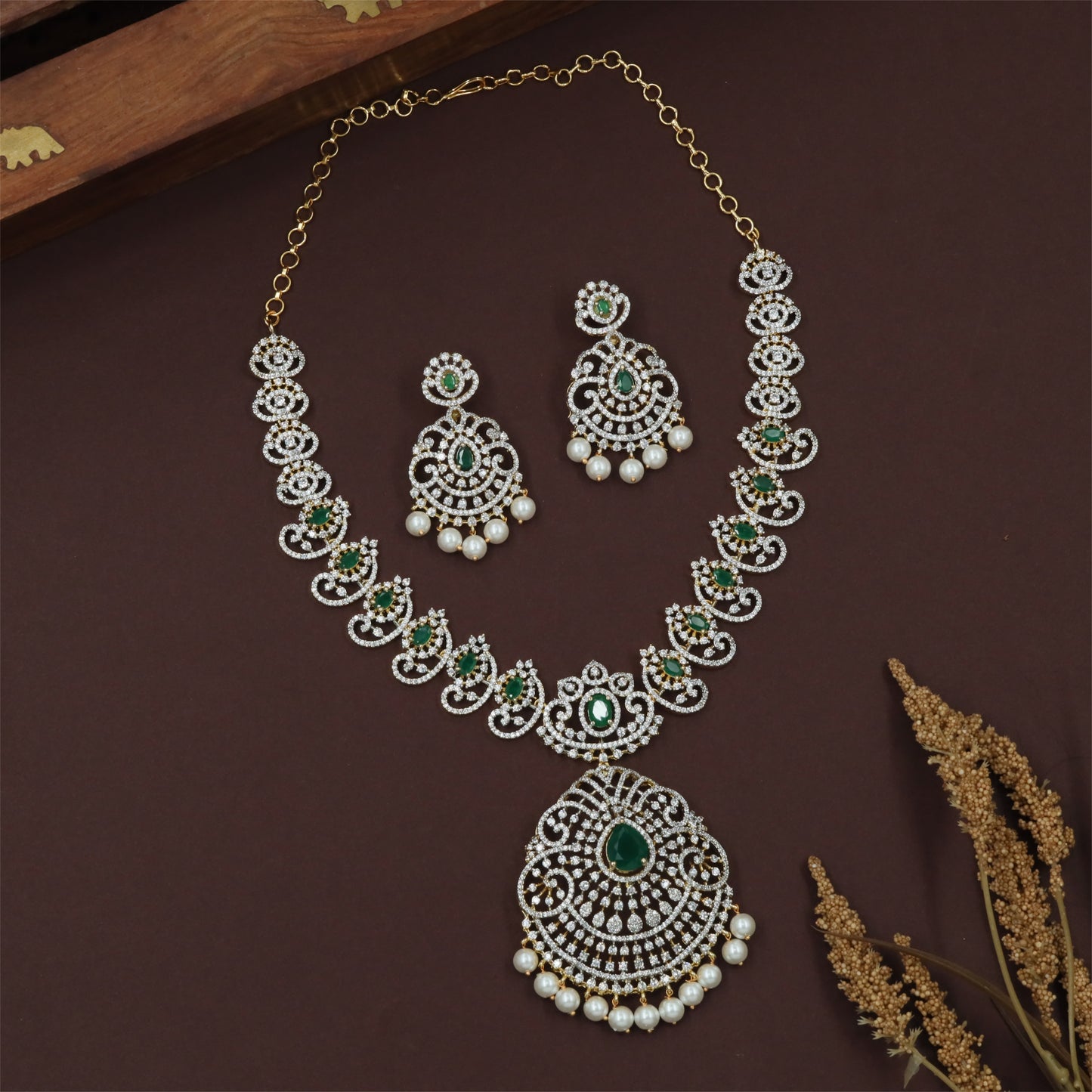 Wedding Gj Necklace with Structured Swirl Layout and Ornamental Drop Work