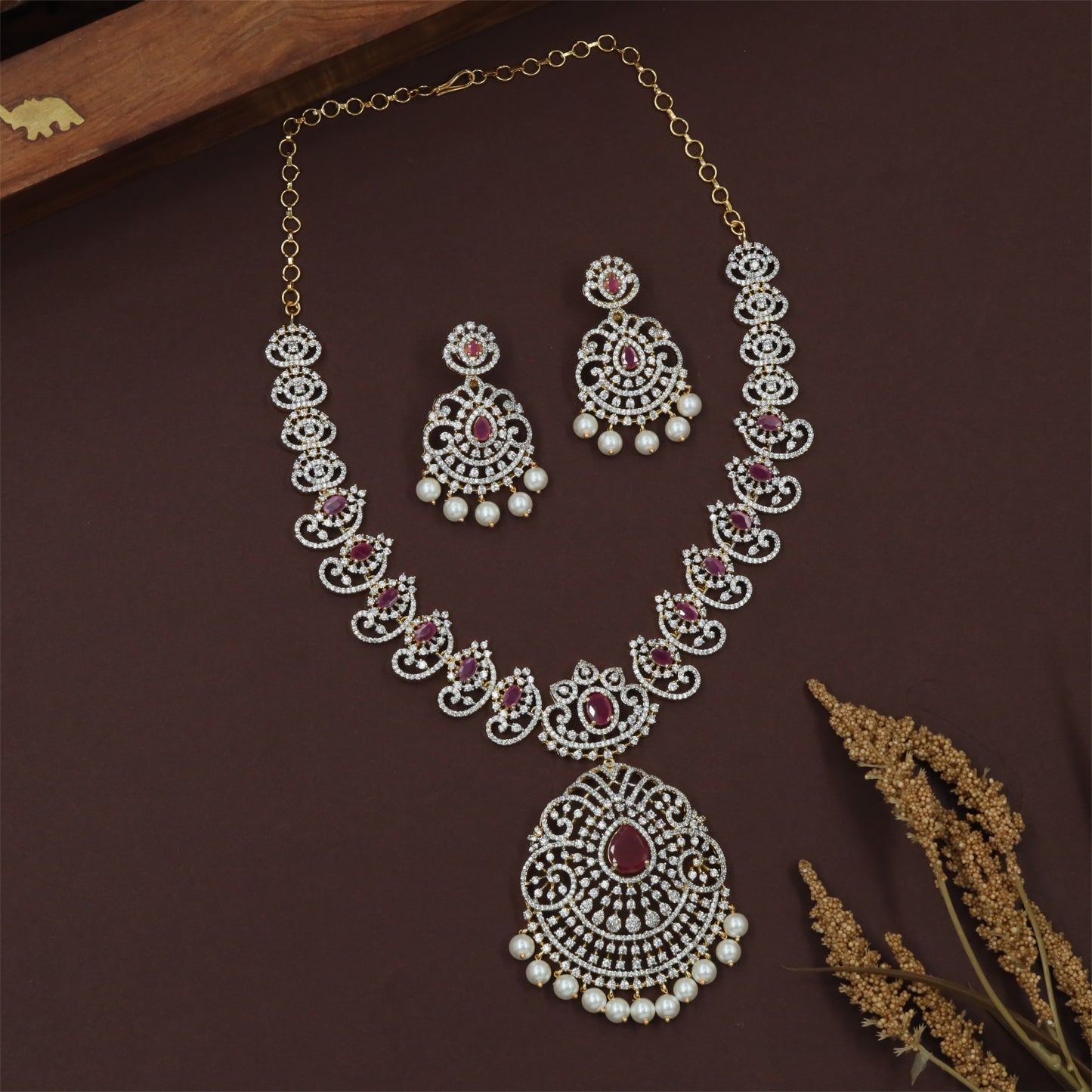 Wedding Gj Necklace with Structured Swirl Layout and Ornamental Drop Work
