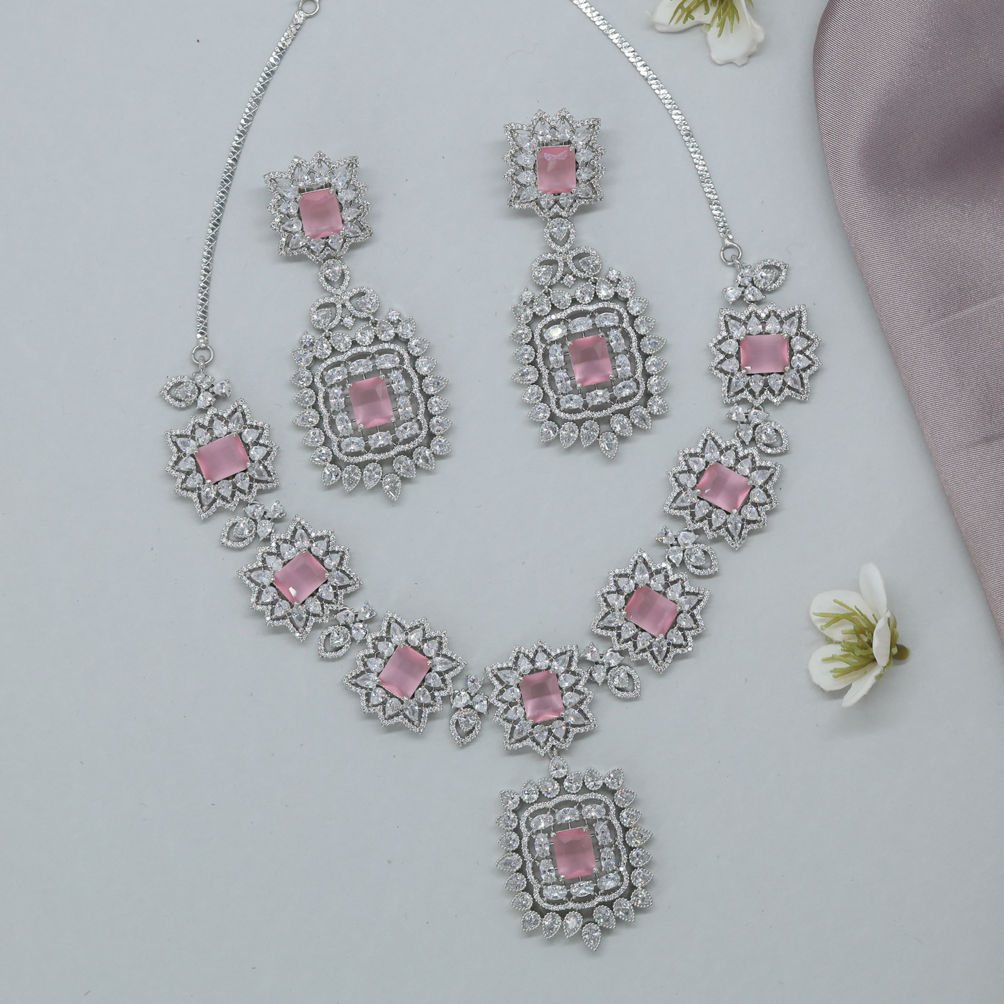 Floral Star Pattern Necklace with Highlight Centre Pendant and Earrings