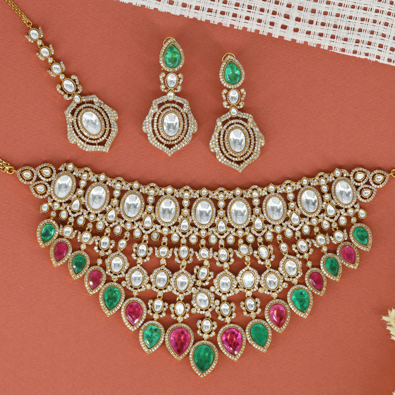Richly Packed Kundan Choker with Dense Drop Arrangement and Edge Dangling Units