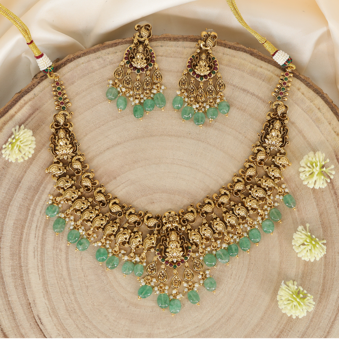 Antique Necklace Y104780